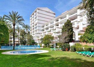 Piso en venta en La Carolina-Guadalpín en Marbella