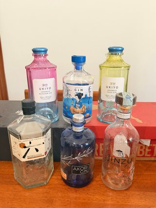 Set di 6 bottiglie di gin vuote da collezione