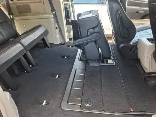 Lancia Voyager 2012
