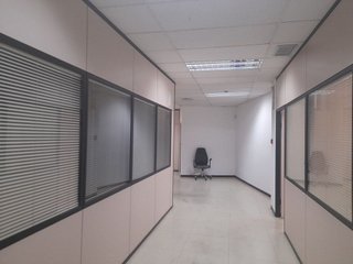 Local comercial en alquiler en Centre en Hospitalet de Llobregat, L´