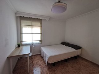Piso en alquiler en Polígonos - Recinto Ferial Cortijo de Torres en Málaga
