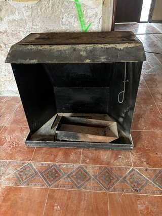 Chimenea metálica negra