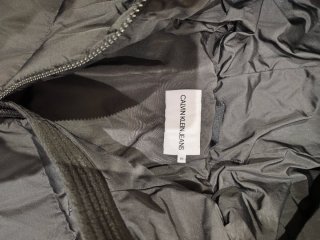 Chaqueta de plumas Calvin Klein negra