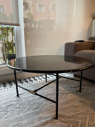 Mesa de centro redonda de mármol negro