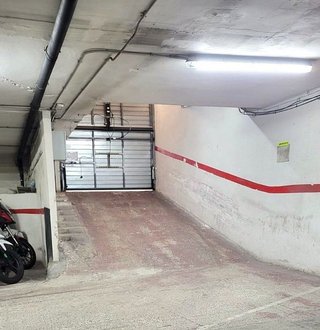 Garaje en alquiler en Can Baró en Barcelona