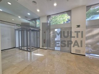 Local comercial en alquiler en La Dreta de l'Eixample en Barcelona