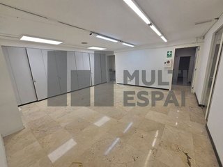 Local comercial en alquiler en La Dreta de l'Eixample en Barcelona