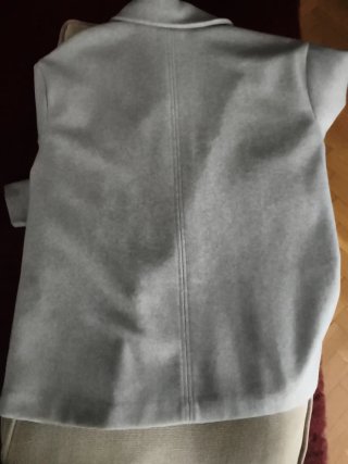 Cazadora Zara Gris- muy claro. Casi beig Talla M
