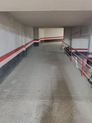 Garaje en venta en Santa Cruz - Industria - Polígono Campollano en Albacete