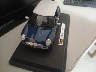 Mini Cooper Burago 1:24