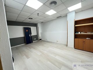 Local comercial en venta en Milagrosa en Pamplona