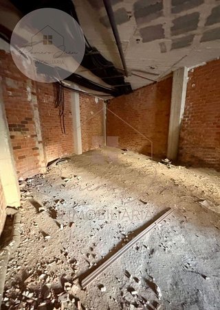 Local comercial en venta en Renfe - Bulevar 1º y 2º Fase en Jaén