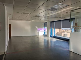 Oficina en alquiler en Bufalà en Badalona
