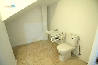 Local comercial en alquiler en Maria Auxiliadora - Barriada LLera en Badajoz