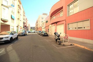 Local comercial en alquiler en Maria Auxiliadora - Barriada LLera en Badajoz