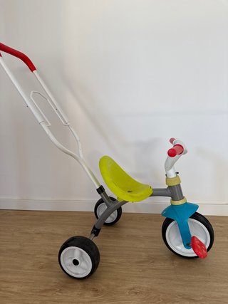 Triciclo Smoby con empujador