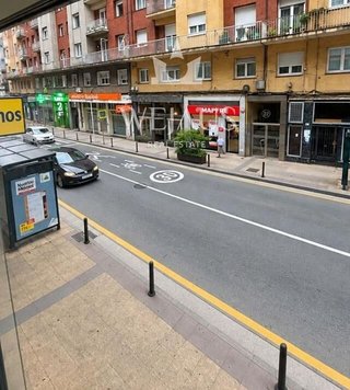 Local comercial en venta en Inmobiliaria - Barreda en Torrelavega