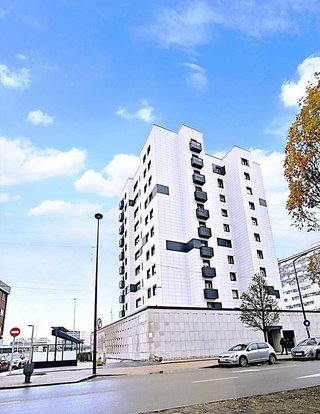Piso en venta en El Polígono en Gijón