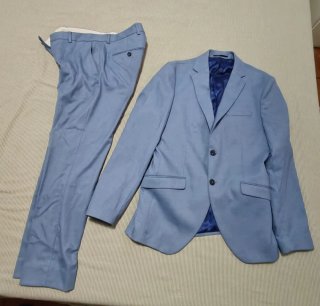 Traje de dos piezas azul