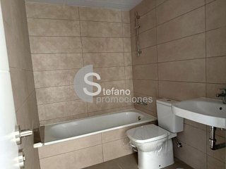 Piso en venta en Parque Ayala - Jardín de la Abadía - Huelín en Málaga