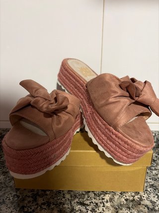 Sandalias plataforma con lazo