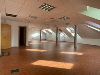 Local comercial en alquiler en Alisal - Cazoña - San Román en Santander