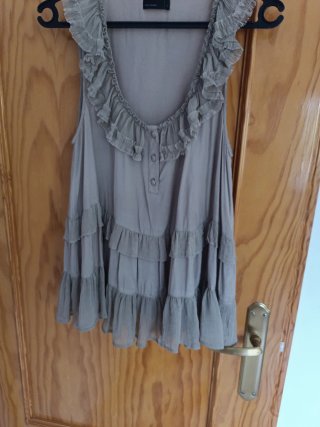 Camiseta Vero Moda con Volantes