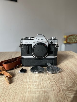 Canon AE-1 restaurada + Power Winder C-1