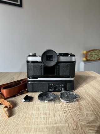 Canon AE-1 restaurada + Power Winder C-1