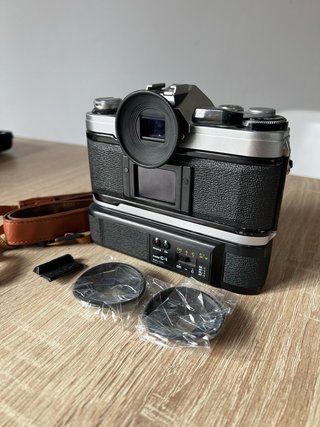 Canon AE-1 restaurada + Power Winder C-1
