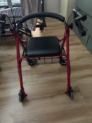 ANDADOR RUEDAS GIRATORIAS 360,FRENOS,ASIENTO,CESTO