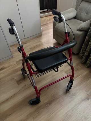ANDADOR RUEDAS GIRATORIAS 360,FRENOS,ASIENTO,CESTO