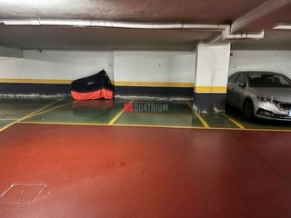 Garaje en venta en Ensanche - Sar en Santiago de Compostela