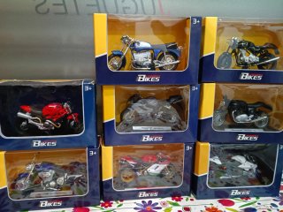 Lote 8 Motos a Escala 1:18