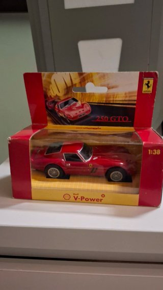 Ferrari 250 GTO Modellino in scala 1:38