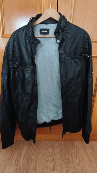 Chaqueta tipo bomber negra