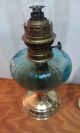 2 Antiguos Quinques Lámparas de Aceite