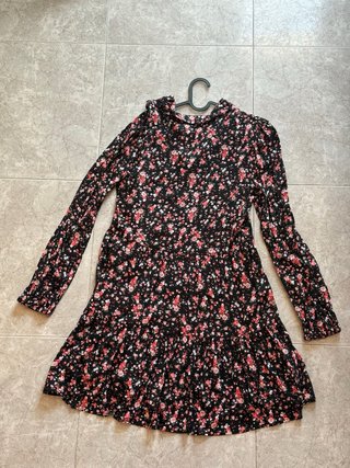 Vestido negro estampado floral
