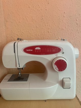 Máquina de Coser Brother XL-2220