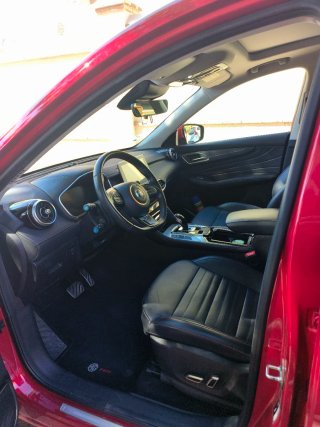 MG HS 2023 Rojo