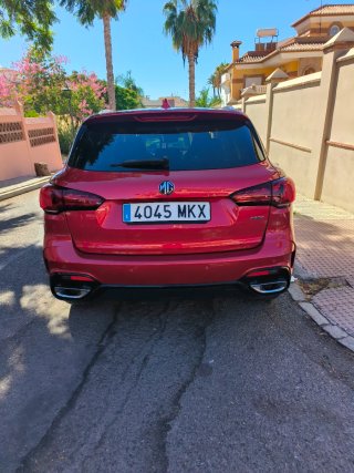 MG HS 2023 Rojo