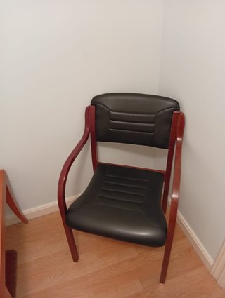 Conjunto de Escritorio y Sillas de Oficina