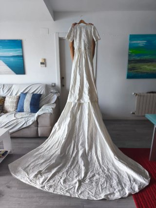 Vestido de Novia de Seda natural con Pedrería