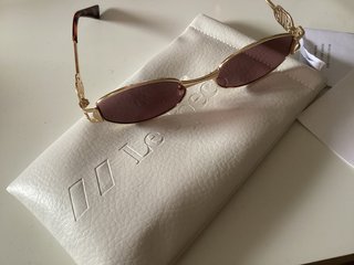 Gafas de sol Le Specs doradas y rosas