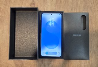 Samsung Galaxy S25 128GB Versión US Como Nuevo