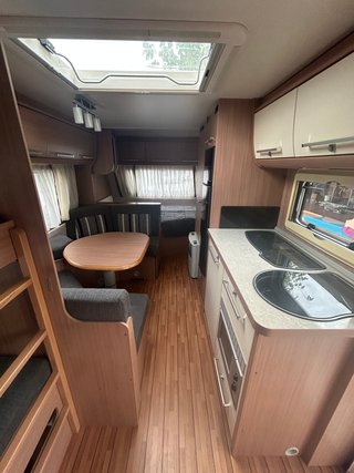 Caravana Knaus Sudwind 550 QS