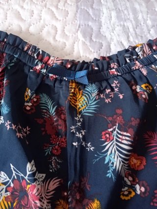 Shorts florales con encaje.