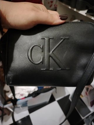 Borsa a tracolla Calvin Klein nera