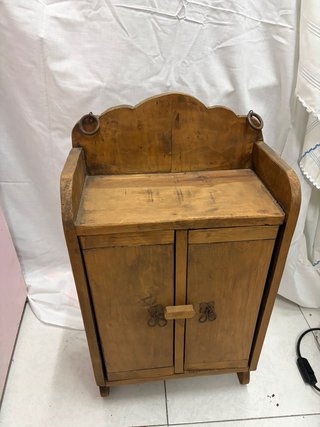 Mueble de Madera Rústico
