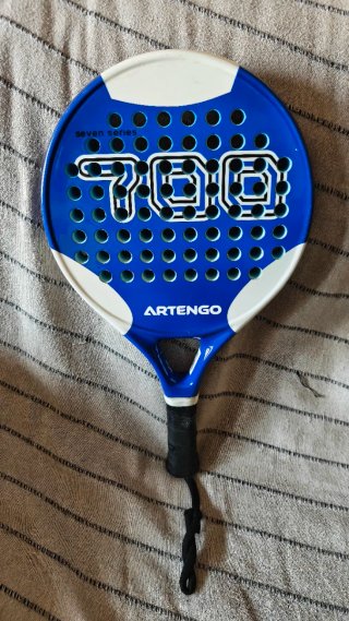 Raqueta de Pádel Artengo 700.